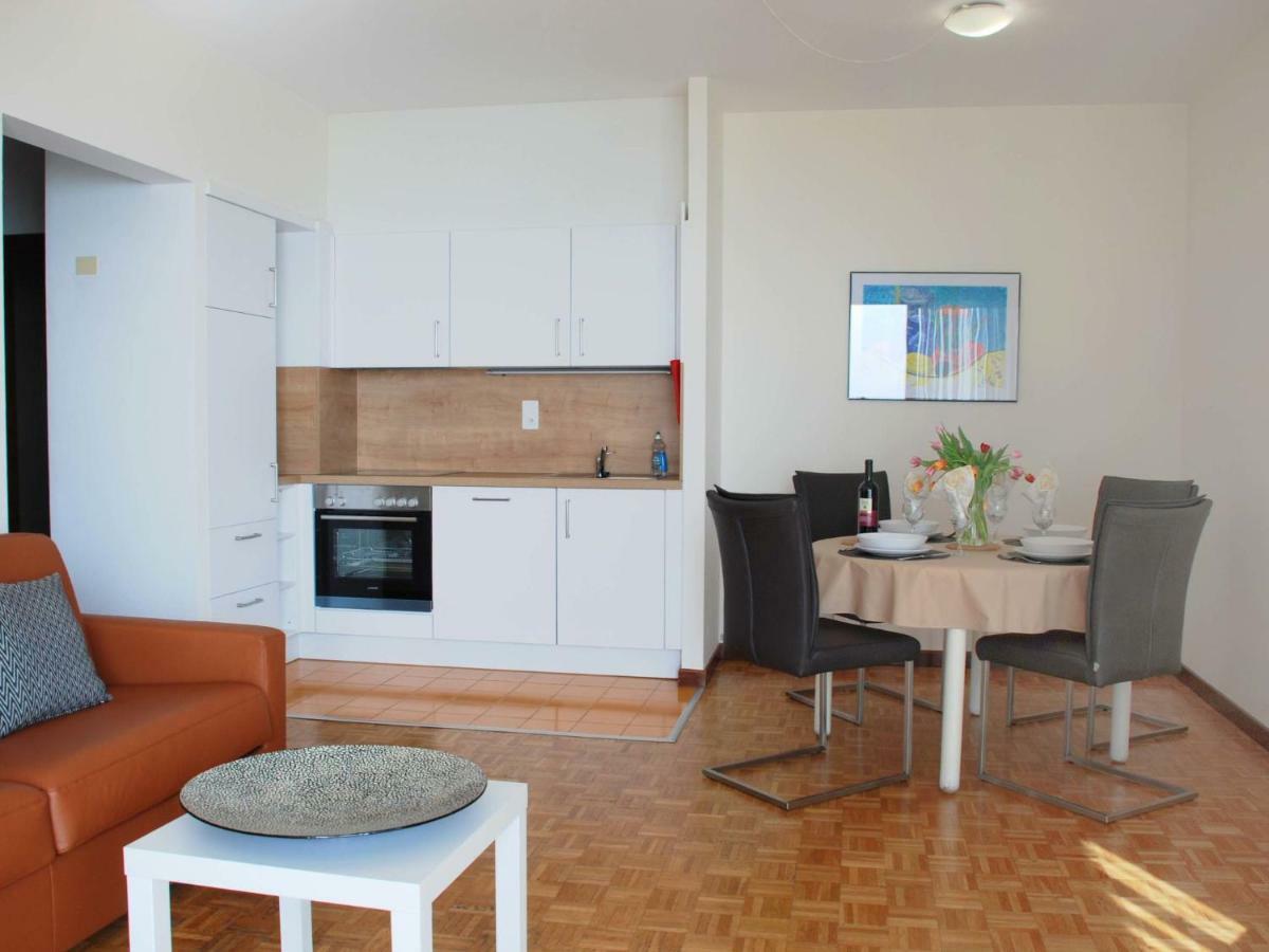 Majestic Apartment *